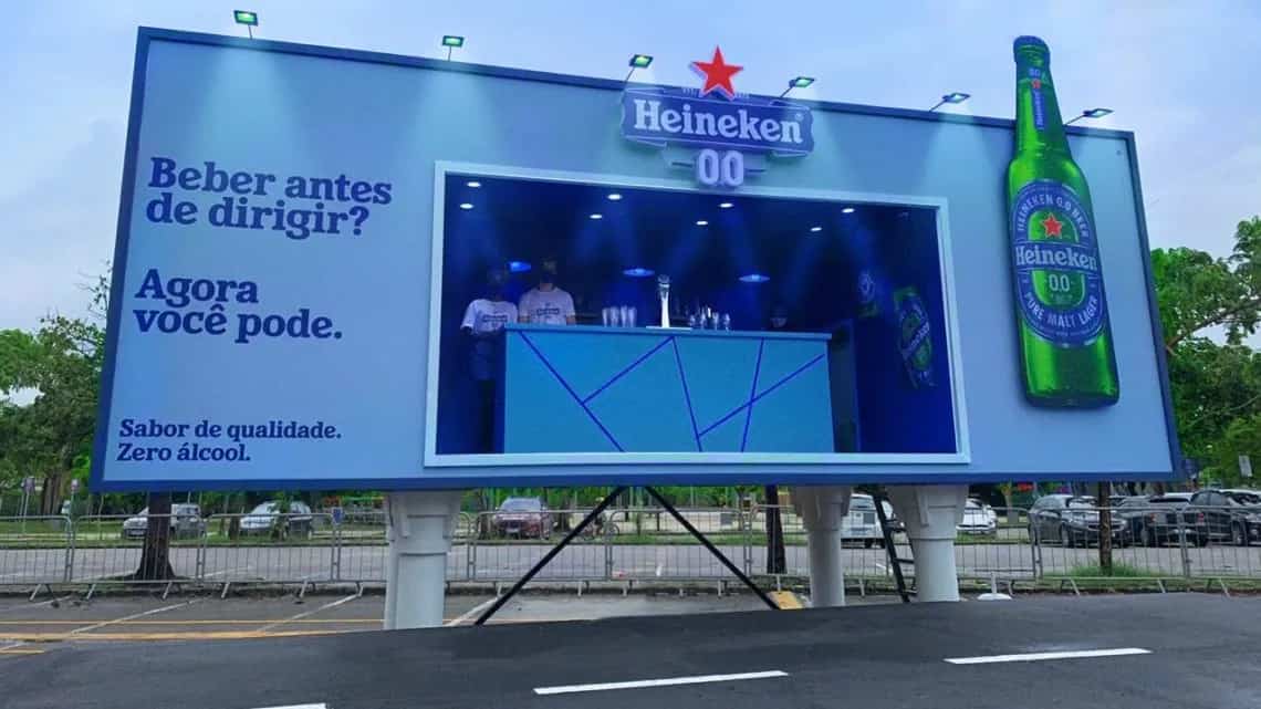 Heineken 在里约热内卢打造互动式广告牌快闪酒吧